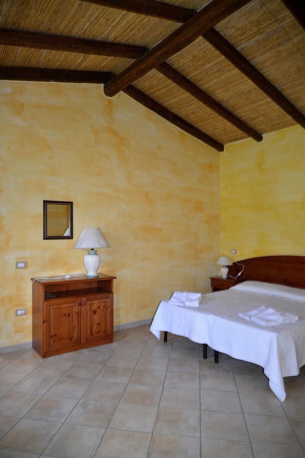 Agriturismo Rubinu Гальтелли Экстерьер фото