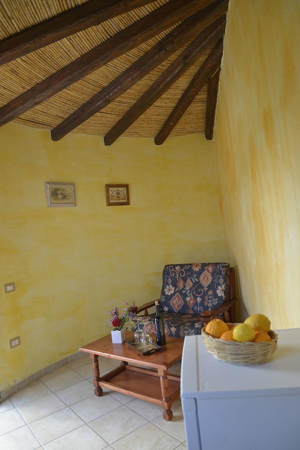 Agriturismo Rubinu Гальтелли Экстерьер фото