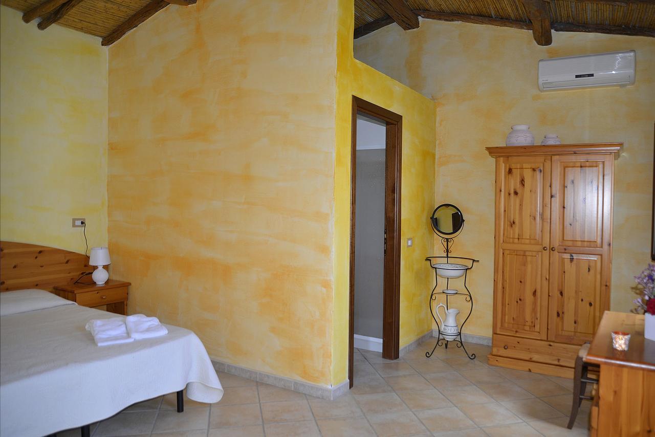 Agriturismo Rubinu Гальтелли Экстерьер фото