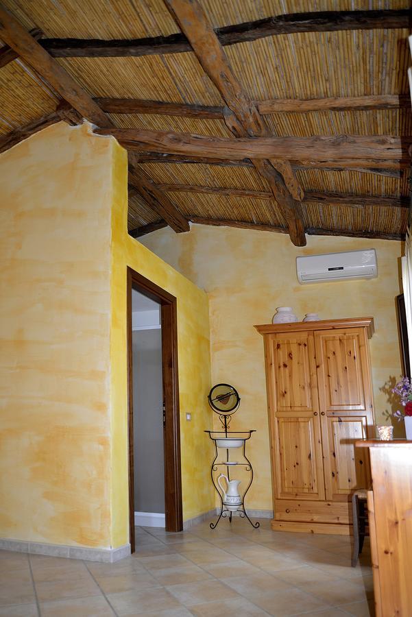 Agriturismo Rubinu Гальтелли Экстерьер фото