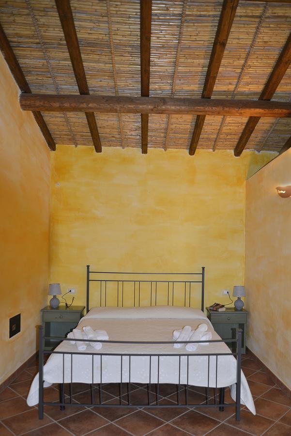 Agriturismo Rubinu Гальтелли Экстерьер фото