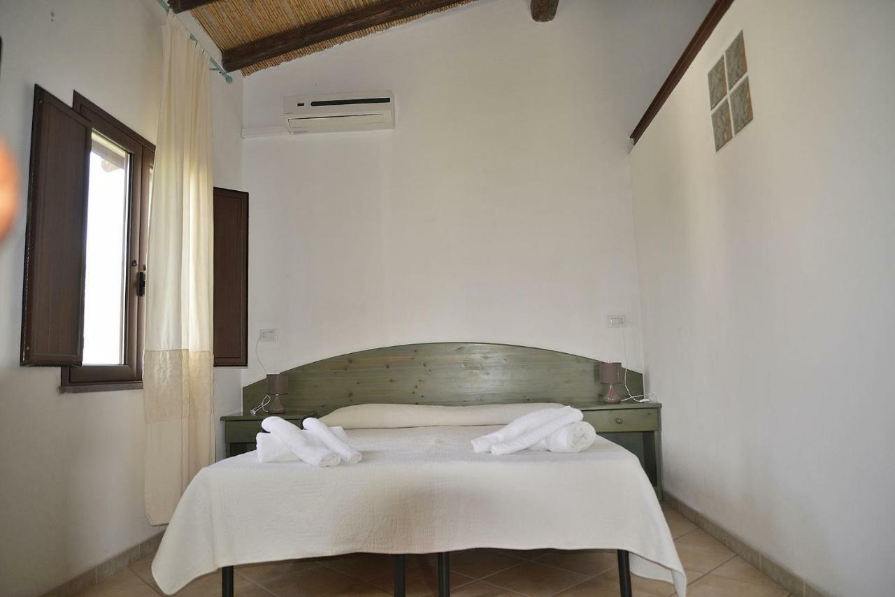 Agriturismo Rubinu Гальтелли Экстерьер фото